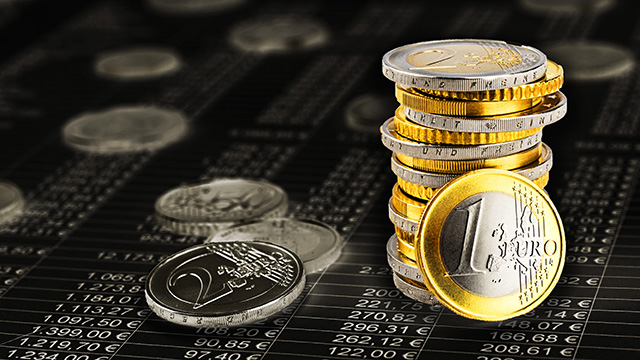 Stapel Euro Münzen auf Umsatzliste