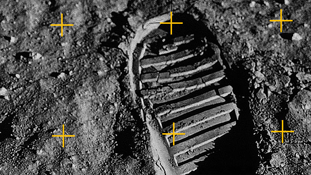 Neil Armstrongs Fussabdruck - SCHROEDER PROACTIVE